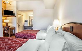 Econo Lodge Inn & Suites Madras